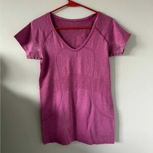 Lululemon Run: Swiftly Tech V Neck size 6